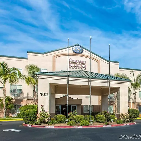 Comfort Suites Fresno River Park
